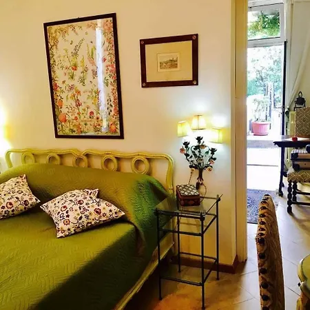 Small Luxury Bed & Breakfast 3*